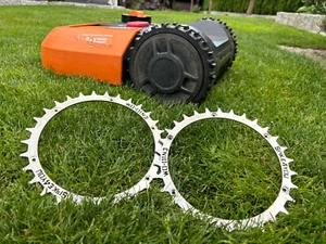 Rasenroboter Mähroboter EDELSTAHL Spikes Worx Landroid S und M Modelle - Bild 1 von 9