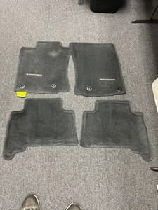 Alfombrillas negras originales de fábrica para Toyota 4Runner 2016 - Imagen 1 de 7