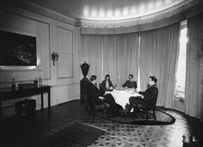 Actress And Dancer Tilly Losch Having Drinks At Home Old Photo