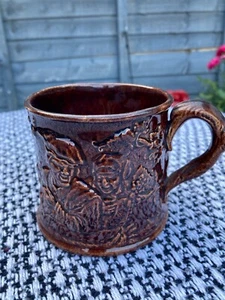 D058 19th Century English Rockingham Glaze Frog Mug - Picture 1 of 5