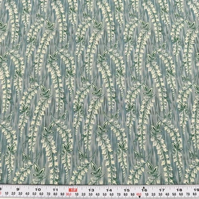 Tela de algodón verde azul acolchado floral en blanco por media yarda 18" x 43" Foto 1 de 2