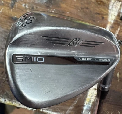 Cuña de arena Titleist Vokey SM10 55 grados SW KBS eje Hi-Rev 2.0 Foto 1 de 4
