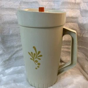 Tupperware Brocca 800-3 Raccolta Mandorle Oro Coperchio Pulsante 801 Vintage 2 Quart - Foto 1 di 10