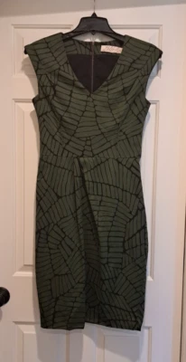 Vestido justo Lela Rose feminino tamanho 10 sem mangas gola V verde e preto mistura de seda - Imagem 1 de 4