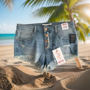 NEW Women’s Juniors Celebrity Pink The Sugar Mid Rise Distressed Shorts Sz 11/30 - Picture 1 of 13
