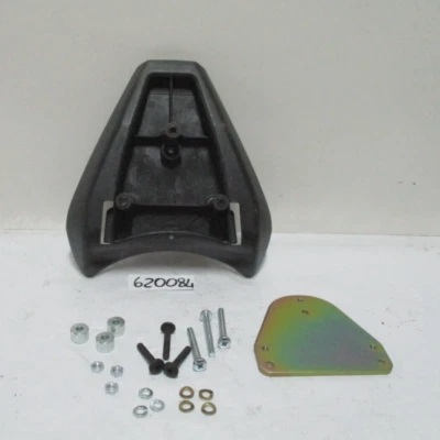 KIT ATTACCO BAULETTO POSTERIORE PER PIAGGIO LIBERTY 50-125-150 (620084) - Immagine 1 di 4