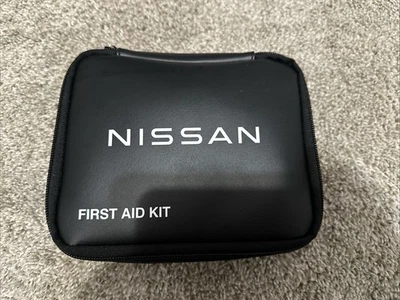 NUEVO KIT DE PRIMEROS AUXILIOS NISSAN 2015 - 2023 OEM Foto 1 de 2