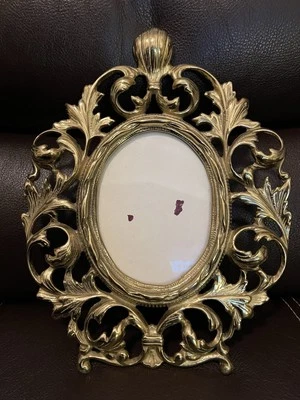 Marco de fotos victoriano de hierro fundido ornamentado antiguo caballete trasero metal dorado Foto 1 de 4