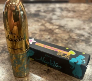 $$$$REDUCIDO$$$ M.A.C. Lápiz labial mate de incógnito Princess de Disney Aladdin - Imagen 1 de 5