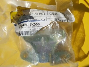 KIA OEM 11-16 Door Hinge- Lower Right- PASSENGER Front Door Lower 794203K000 - Picture 1 of 3