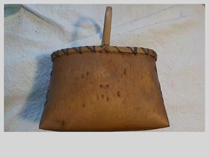 WOODLANDS BIRCHBARK MARKET BASKET, CARVED HANDLE antique 10" - Picture 1 of 8