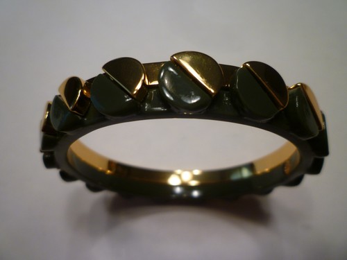 Nuovo con etichette: bracciale TORY BURCH Connor testa di chiodo tono oro e verde oliva $95