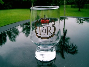 THE QUEEN'S SILVER JUBILEE 1977 ROYAL LOGO 5.25" BEVERAGE COCKTAIL GLASS - Picture 1 of 8