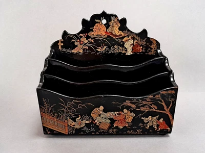 FINE ANTIQUE CHINESE/JAPANESE CHINOISSERIE BLACK LAQUERED WOOD 6.5 " LETTER RACK - Image 1 of 4