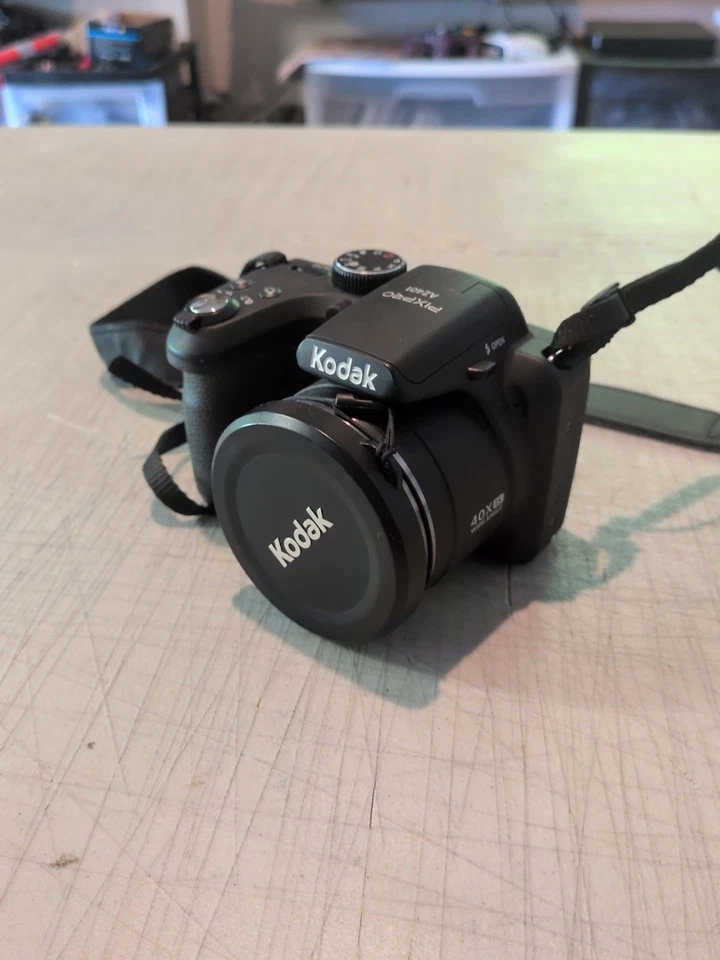 Cámara digital Kodak PixPro AZ401 roja zoom 40x 16 MP solo para piezas/reparación Foto 1 de 4