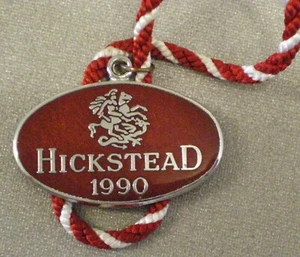 HICKSTEAD Enamel Badge HORSES EQUESTRIAN SHOWJUMPING 1990 - Picture 1 of 1