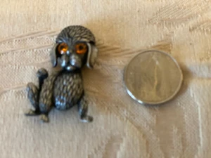 Vintage Silvertone Dark Metal Poodle Dog w/ Rhinestone Eyes Pin Brooch p1088 - Picture 1 of 2