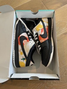 Size 8 - Nike SB Dunk Low Tie-Dye Raygun - Black 2019 Preowned 7/10 condition - Picture 1 of 9