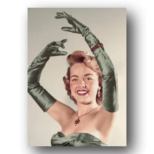 Terry Moore en vestido de noche con hombros descubiertos y guantes 1950 foto vintage 5x7 - Imagen 1 de 1