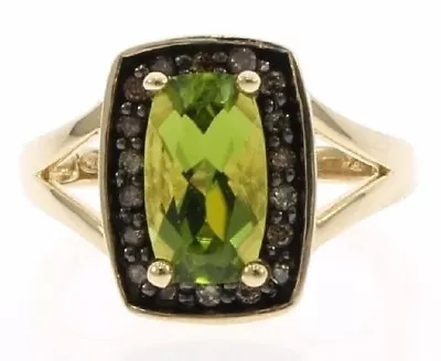 Genuine Peridot and Congac Diamonds Ladies Ring in 10kt Yellow Gold - Image 1 of 4
