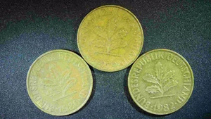 GERMAN 10 PFENNIG 1979 J 1980 D 1982 F DEC05F - Picture 1 of 2