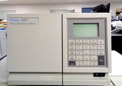 DETECTOR DE ABSORBANCIA WATERS 2487 DUAL A. Foto 1 de 4