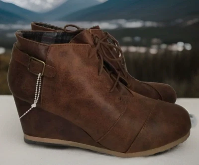 Maurices Ankle Wedge Boots Booties Brown Faux Leather Lace ups  Womens Size 11 - Image 1 of 4