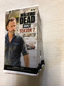 Walking Dead Séries 7 Échange Cartes Par Topps. 10 Paquet Lot à Collectionner Et - Zdjęcie 1 z 2