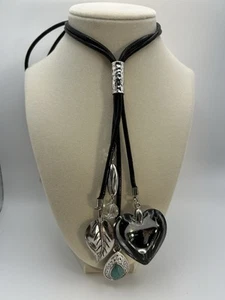 Unusual Boho Necklace Hearts Leaf Dangles Black & Silver Tone - Bild 1 von 10