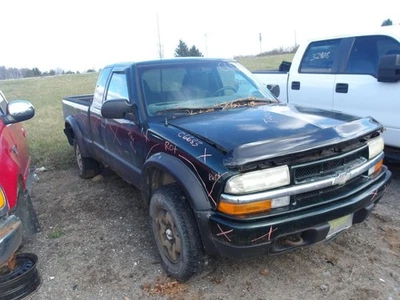 Driver Left Headlight Chevrolet Fits 98-05 BLAZER S10/JIMMY S15 2000229 - Image 1 of 4