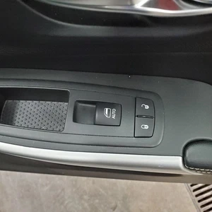 Driver Front Door Switch Driver's Master Switch Fits 15-23 CHEROKEE 1117976 - Bild 1 von 15