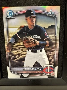 Bowman Chrome Santiago León 2025 1st Bowman International paralelo SSP. #BCP-247 - Imagen 1 de 2