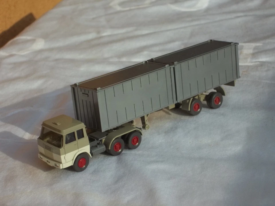 WIKING 1/87 HO SEMIRIMORCHIO HENSCHEL CONTAINER 52A VEDI DESCRIZIONE - Immagine 1 di 4