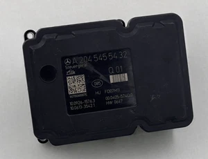 Mercedes Benz W204 ABS Anti Brake Pump Control Module Unit A2045455432 - Picture 1 of 3