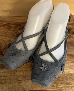Sandalias planas BIVIEL de gamuza azul floral con correa al tobillo cruzada US7.5 EU38 punta de ballet - Imagen 1 de 7
