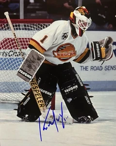 Kirk MCLEAN Signed 8x10 Photo! Vancouver Canucks GOALIE LEGEND! W/COA - Picture 1 of 3