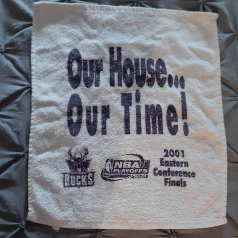 Milwaukee Bucks 2001 Eastern Conference finals rally towel Cover