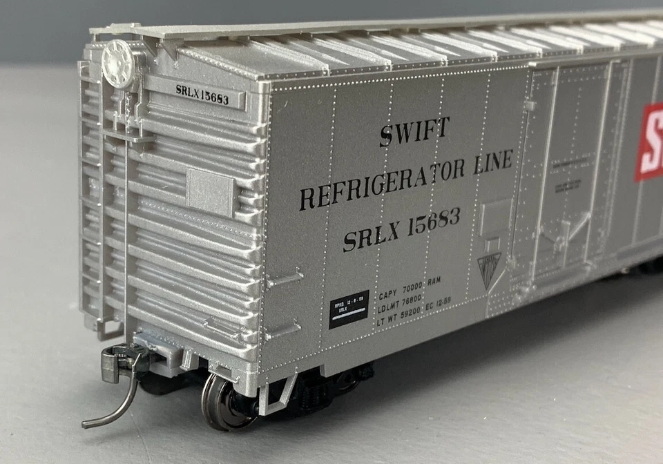 Coche de carga HO Accurail 3120 40’ aislado puerta enchufable SWIFT #15683 RTR HO4328 Foto 1 de 4