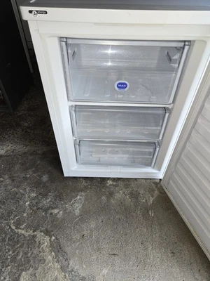 congelatore verticale a cassetti - Immagine 1 di 2