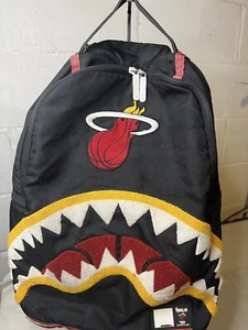 SPRAYGROUND X NBA Miami Heat Rucksack - Bild 1 von 4