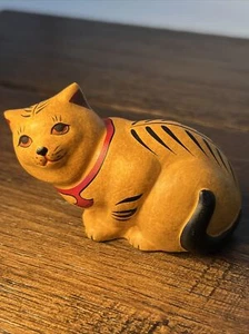 Vintage Crouching Yellow  Cat Figurine Kitty Cat Franklin Mint Kitten Figure - Picture 1 of 7