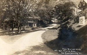 RPPC-THE DRIVEWAY AT MT. PHILO INN-NO. FERRISBURG,VT 1935 - Picture 1 of 2