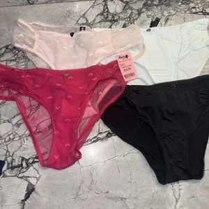 Steve Madden Women’s Medium Underwear Panty Lot Lace Hearts Black Satin NEW  - Picture 1 of 3