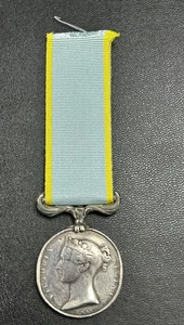 British Crimea Unnamed Victorian Medal & Ribbon - Picture 1 of 3