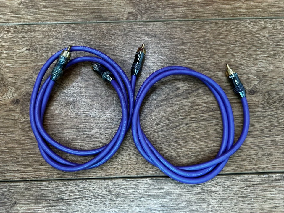 2 Purple QED Qunex RCA Single Leads 1m  - Image 1 of 3