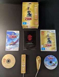 ZELDA SKYWARD SWORD LIMITED EDITION WII GAME + RARE CLUB NINTENDO GOLD NUNCHUCK - Picture 1 of 16