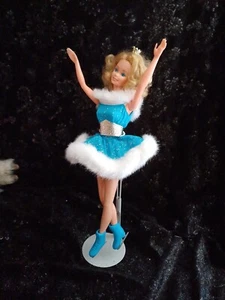 Barbie vintage fait du patin - Photo 1/4