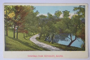 C1910 SALUDOS DESDE KINSLEY KANSAS KS POSTAL DE COLECCIÓN 81 - Imagen 1 de 2