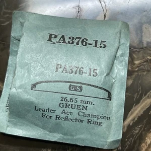 Vintage Gruen old watch replacement acrylic crystal 26.65mm G-S part PA376-15 - Picture 1 of 3