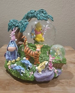 RARO DISNEY Pooh Springtime Bunnies & Chicks MUSICAL Globo de Nieve EN CAJA - Imagen 1 de 7